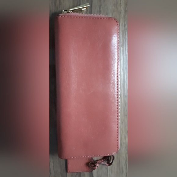 ⭐️Marc Jacobs⭐️Rose Pink Leather Zip Wallet - Picture 15 of 15